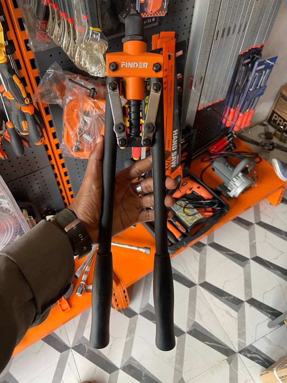 FINDER Heavy Duty Riveter